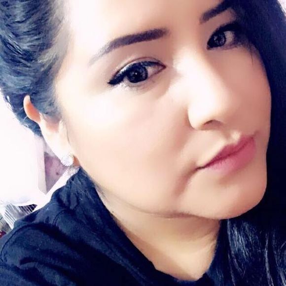 Meet your Posher, Roxy - Picture 1 of 1